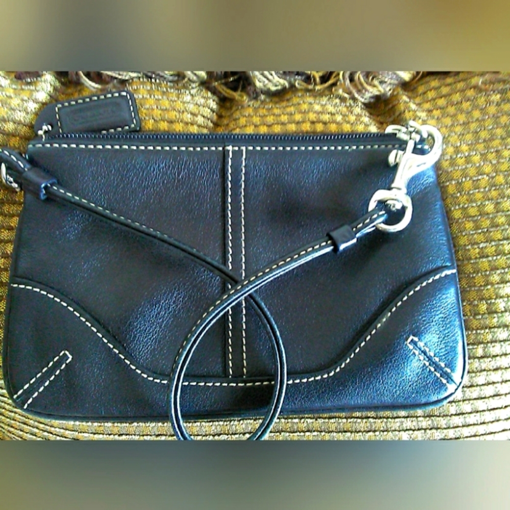 BEAUTIFUL BLACK LEATHER COACH WRISTLET (LIKE BUTTER SOFT) MONOGRAM INNER W STRAP